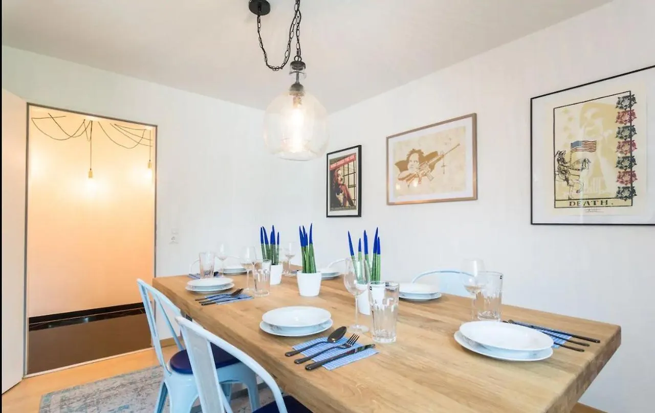 140 Sqm - Dream Flat In Old Town - Trade Fair + Arena Apartment Dusseldorf 0*,  Germany